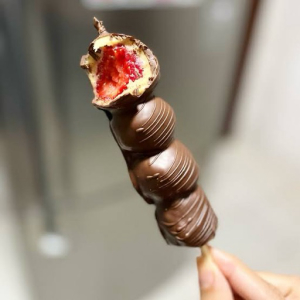 imagem do produto Espeto de bombom de Morango