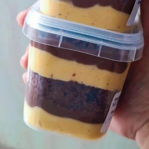 imagem do produto Bolo no pote Maracujá trufado com brigadeiro