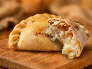 imagem do produto Empanada de Ninho Com Coco 140 G - Unid.