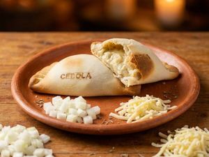 imagem do produto Empanadas De Cebola C/ Mussarela 140 G - Unid.