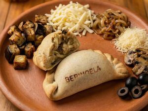 imagem do produto Empanadas Berinjela C/ Mussarela 140 G - Unid.