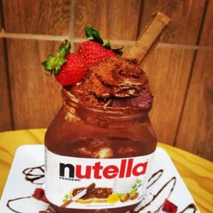 imagem do produto açai montado no pote da Nutella