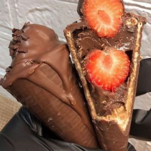 imagem do produto Brigadeiro com morango 🍓 