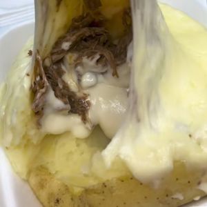 imagem do produto batata recheada com costela 