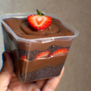 imagem do produto Bolo de pote - Brigadeiro c/ morango