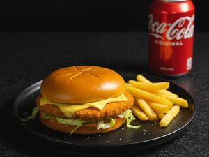 imagem do produto Tio Patinhas + Fritas Combo + Coca-Cola 350ml