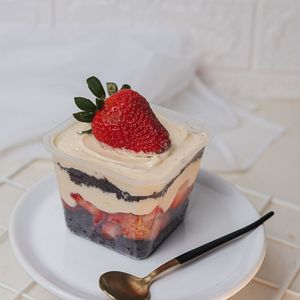 imagem do produto Bolo de Pote - Leite Ninho com Morango