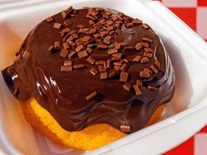 imagem do produto Mini Bolo Vulcão de Cenoura com Brigadeiro