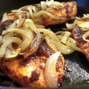 imagem do produto MARMITEX PEQUENO DE BIFE DE FRANGO ACEBOLADO