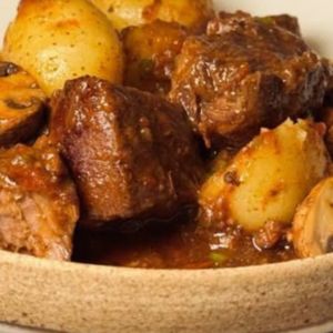 imagem do produto Marmitex grande com carne cozida com batata