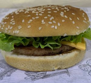 imagem do produto 1 carne, 1 queijo cheddar, bacon, molho da casa e alface