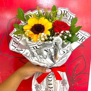 imagem do produto Arranjo coreano com rosa e girassol