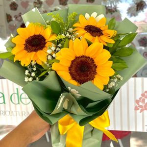 imagem do produto Arranjo coreano com 03 girassol