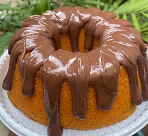 imagem do produto Bolo de cenoura com cobertura de chocolate