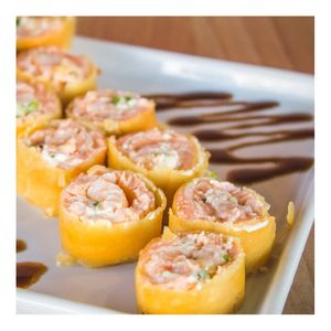 imagem do produto MAKI HOT ROLL SALMÃO GRELHADO COM CAMARÃO 05 UN.