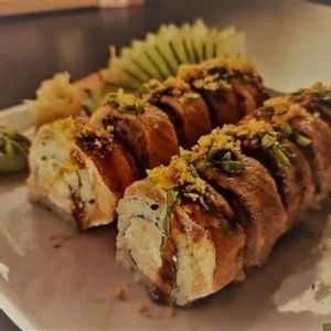 imagem do produto URAMAKI ESPECIAL 8 PÇS 