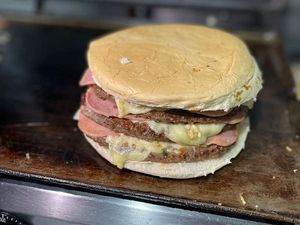 imagem do produto X-Burger Triplo