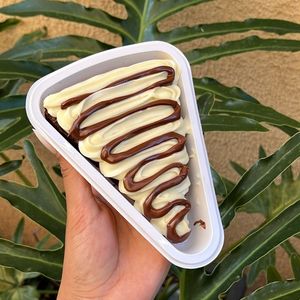 imagem do produto Fatia de Brownie - Leite Ninho com Nutella.