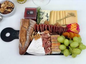 imagem do produto Tábua premium para 4 | Com queijo Brie, gorgonzola e Parma