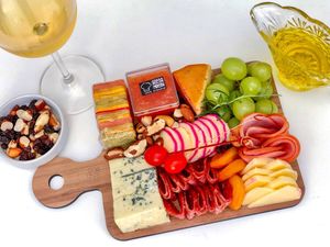 imagem do produto Tábua de queijos e charcutarias nobres para dois