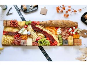 imagem do produto Tábua de 1 Metro | Seleção de queijos e charcutarias | Serve cerca de 15 pessoas