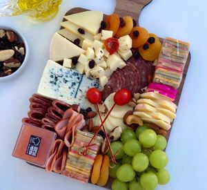 imagem do produto Tábua nobre de queijos e charcutarias para 4