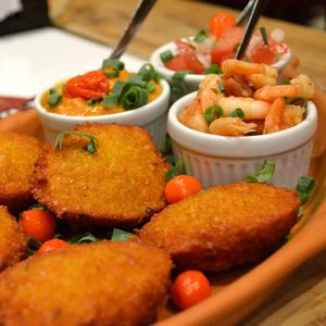 imagem do produto MINI PORÇÃO DE ACARAJÉ(PORÇÃO C/ 8 UNIDADES) 