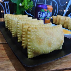 imagem do produto 2 pastéis mini - Choco branco & Choco preto 🍫