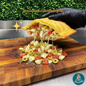 imagem do produto Pastel de palmito, tomate, azeitona e orégano