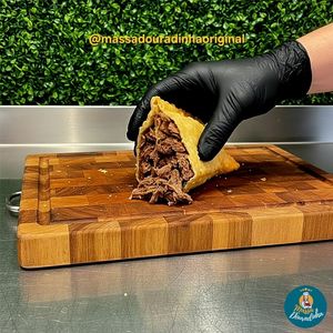 imagem do produto Pastel de Picanha na chapa com muuito queijo e molho alho