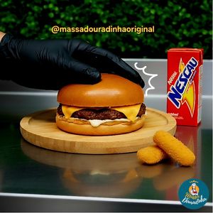 imagem do produto Ceeseeburguer +2 tirinha de frango empanando +Nescausinho