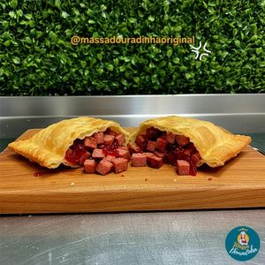 imagem do produto Pastel de calabresa na chapa com geleia de pimenta