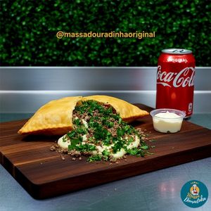 imagem do produto Pastel de carne moída com temperinho verde e ovo