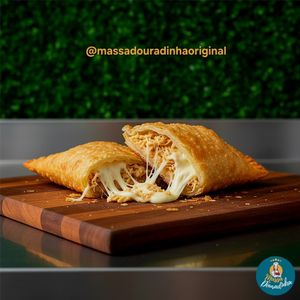 imagem do produto Pastel de frango desfiado com queijo muçarela