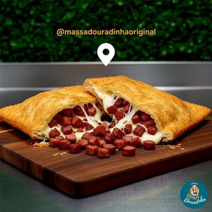 imagem do produto Pastel de calabresa na chapa com bacon e queijo muçarela