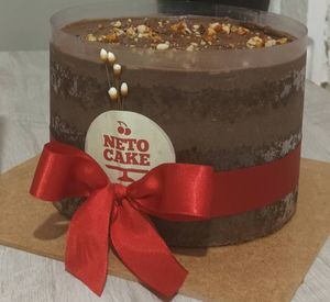 imagem do produto Naked Cake Chocolate com crocante - 1 kg - Serve 10 fatias