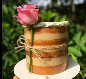 imagem do produto Naked Cake de Brigadeiro Branco 1,5kg