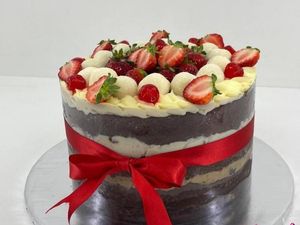 imagem do produto Naked Cake 1 Quilo - Chocolate com Recheio de Geleia de Morango