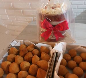 imagem do produto Kit festa com Red Velvet de 1,5 kg + 10 coxinhas 20g + 10 bolinhos de Queijo