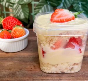 imagem do produto Bolo de Pote - Leite Ninho com Morangos