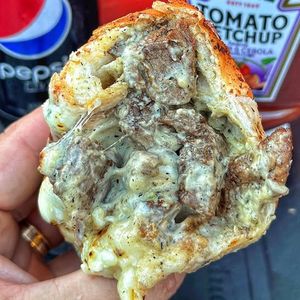 imagem do produto Pão De Alho: alcatra 4 queijos 