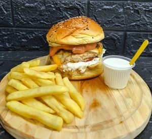 imagem do produto Mr. Franguito + Fritas