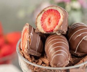 imagem do produto Kit 3 mini bombom de morango