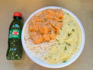 imagem do produto Strogonoff Frango & Purê + Guaraná Pet + R$ 18,99 leve outra marmitex