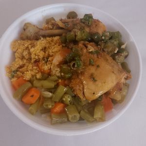 imagem do produto Marmitex Grande frango ao molho com polenta 