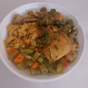imagem do produto Marmitex mini frango ao molho com polenta 