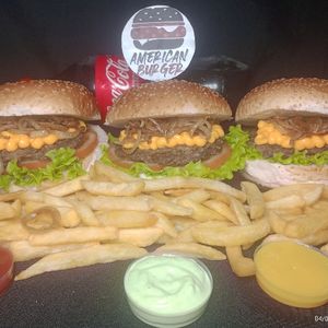 imagem do produto COMBO FAMILIA 3 CHEDDAR BURGUER