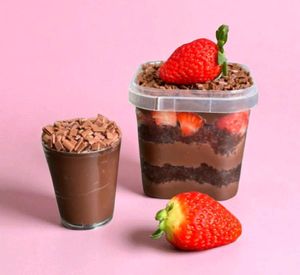 imagem do produto Bolo de Chocolate com Morangos