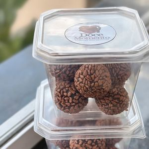 imagem do produto Potinho com 8 brigadeiros 