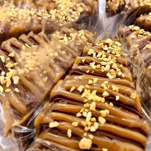 imagem do produto CARAMELO COM FLOR DE SAL BRIGADEIRO CACAU CREMOSO E AMENDOIM 